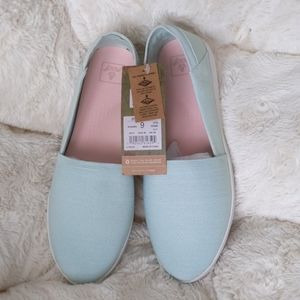 NWT Reef Slip-on Sneakers